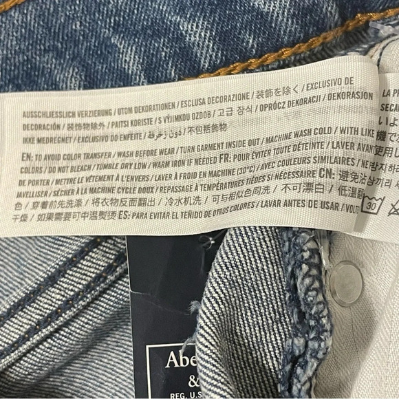 ABERCROMBIE & FITCH Curve Love Ankle Straight Ultra High Rise Jeans - Picture 9 of 10